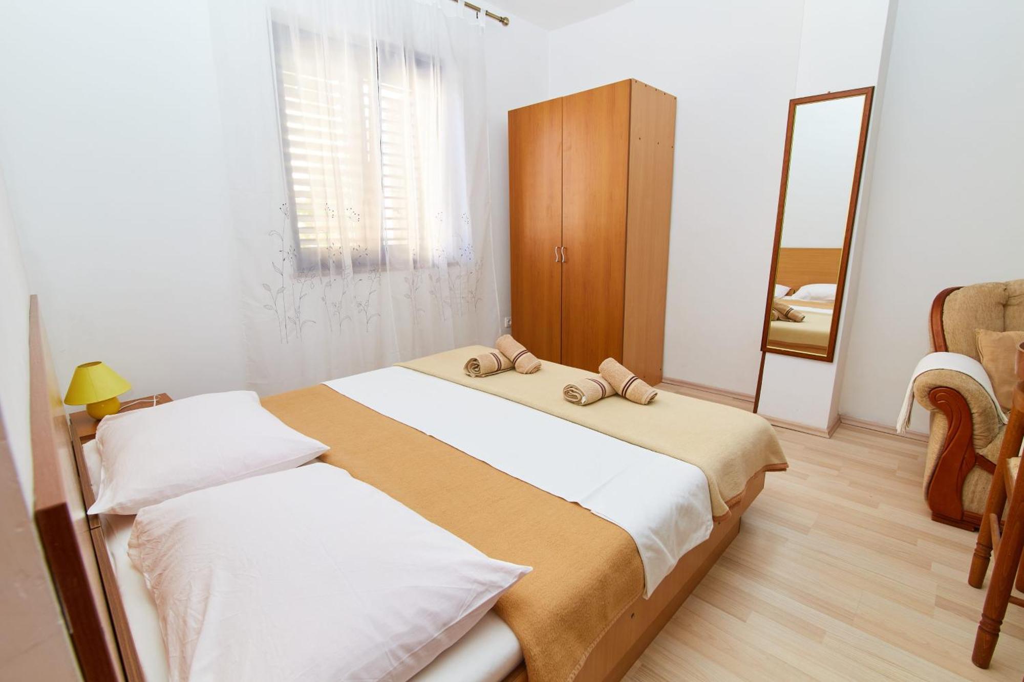 Apartments And Rooms With Parking Space Crikvenica - 19125 Bilik gambar